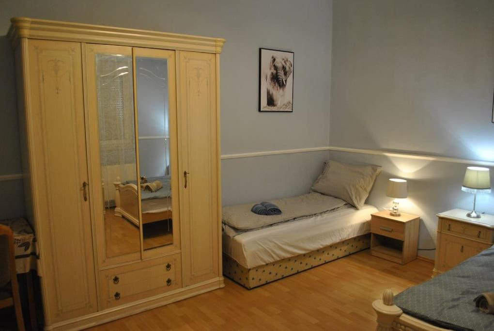 Exigens House Apartment