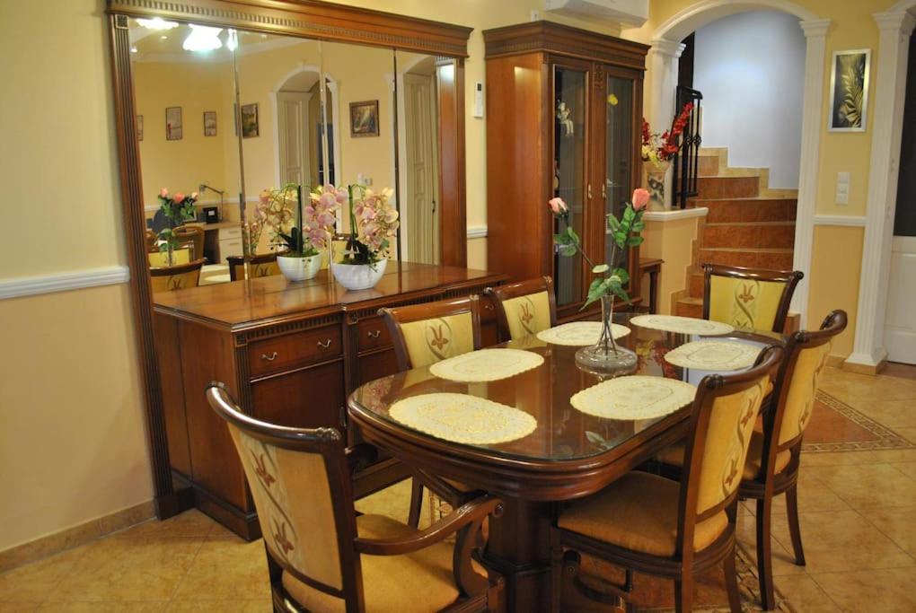 Apartment Exigens House *