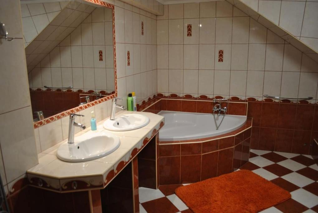 Exigens House Apartment *